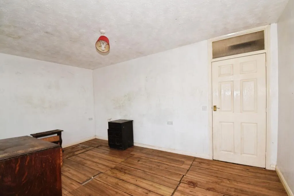 1 bed Semi-Detached Bungalow