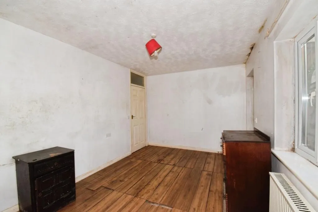 1 bed Semi-Detached Bungalow