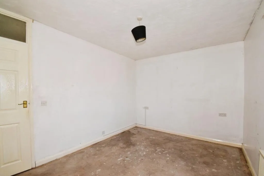 1 bed Semi-Detached Bungalow