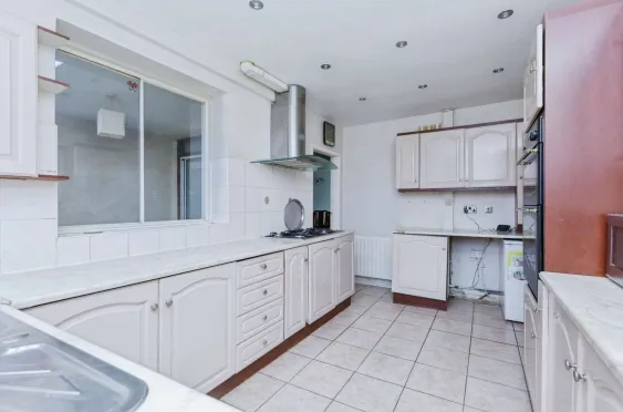 4 bed Link Detached House