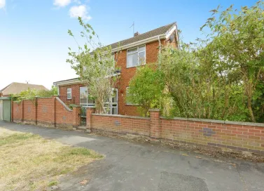 4 bed Link Detached House