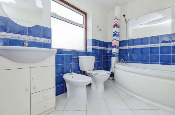 4 bed Link Detached House