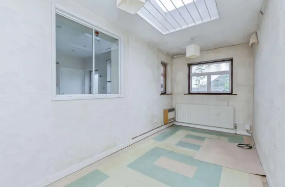 4 bed Link Detached House