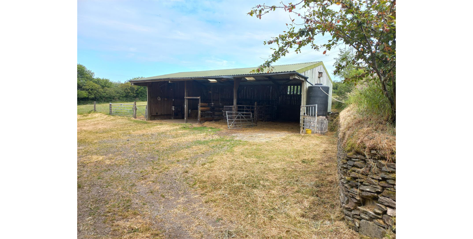Barn and Land Nr Slaughterbridge - Camelford 