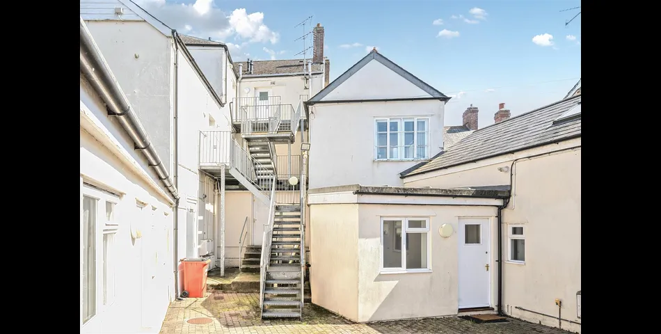 Apartment 1 Globe Court - Honiton