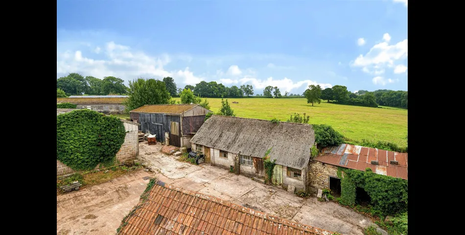 Land & Buildings at Paye Farm - Churchstanton