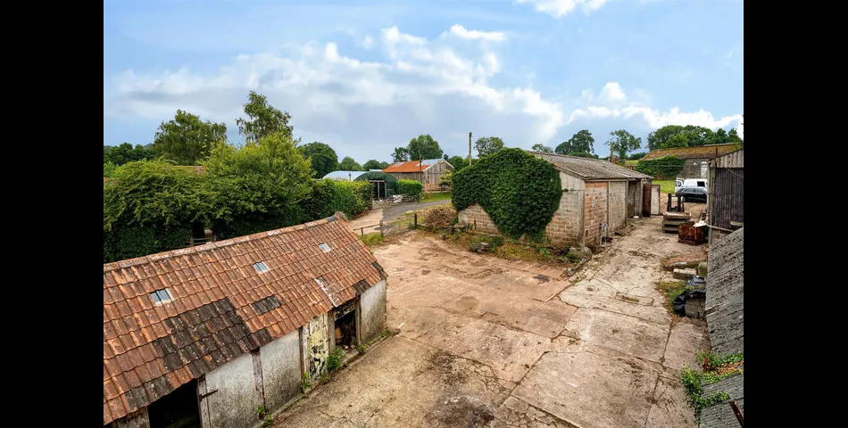 Land & Buildings at Paye Farm - Churchstanton