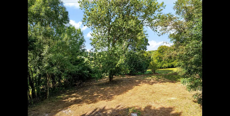 Land & Buildings at Paye Farm - Churchstanton