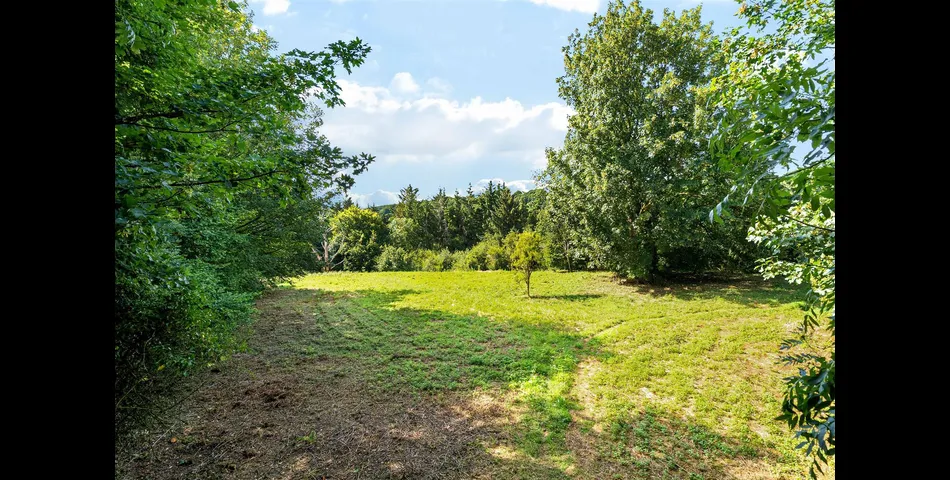 Land & Buildings at Paye Farm - Churchstanton