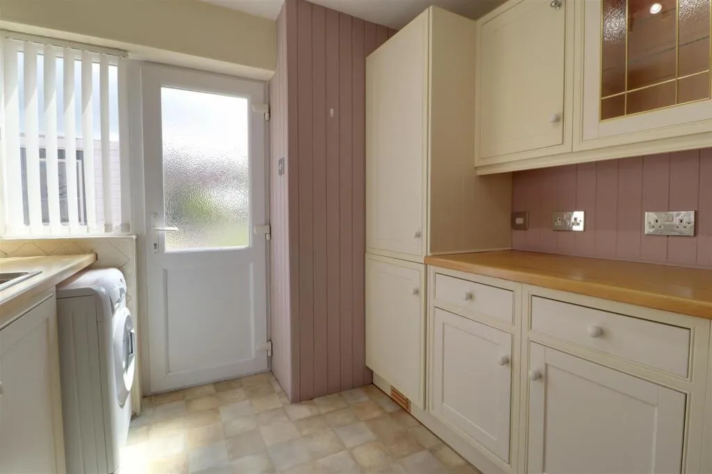 3 bed Semi-Detached