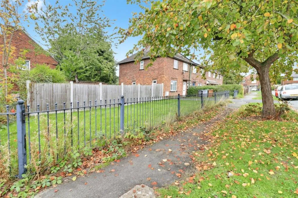 3 bed End of Terrace