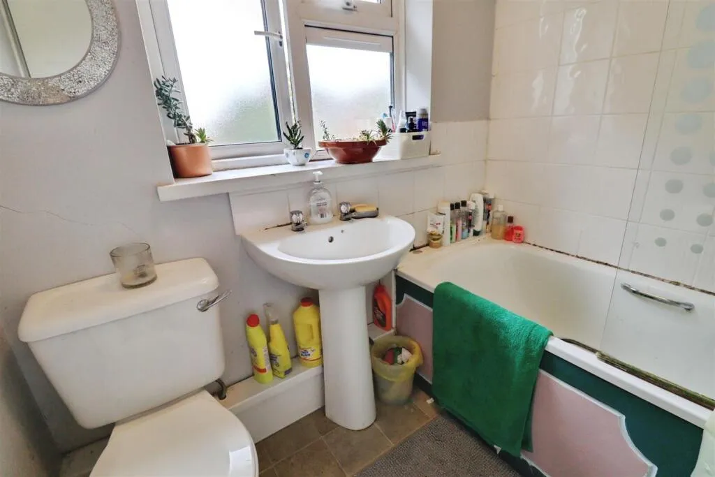 3 bed End of Terrace