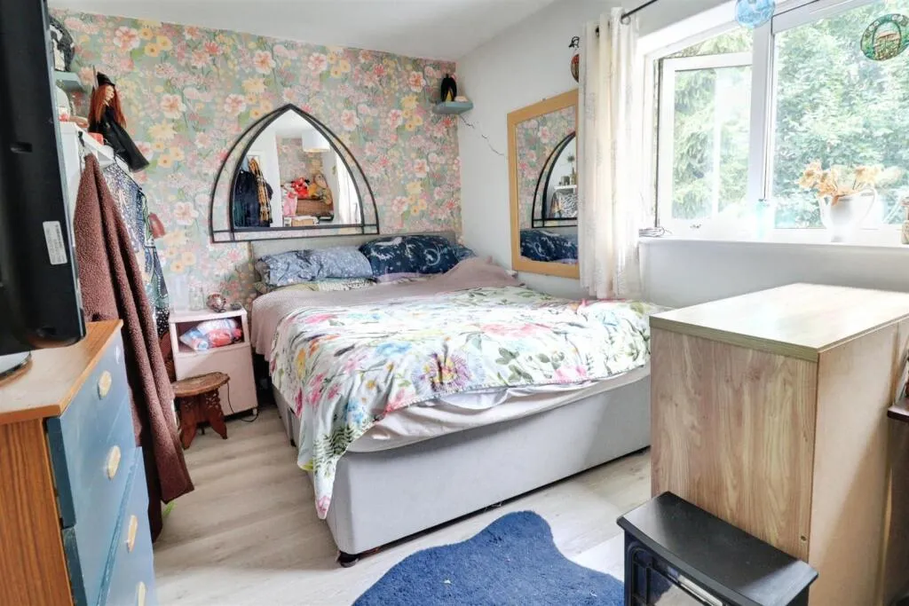 3 bed End of Terrace