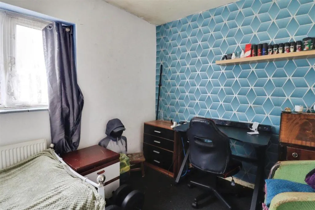 3 bed End of Terrace