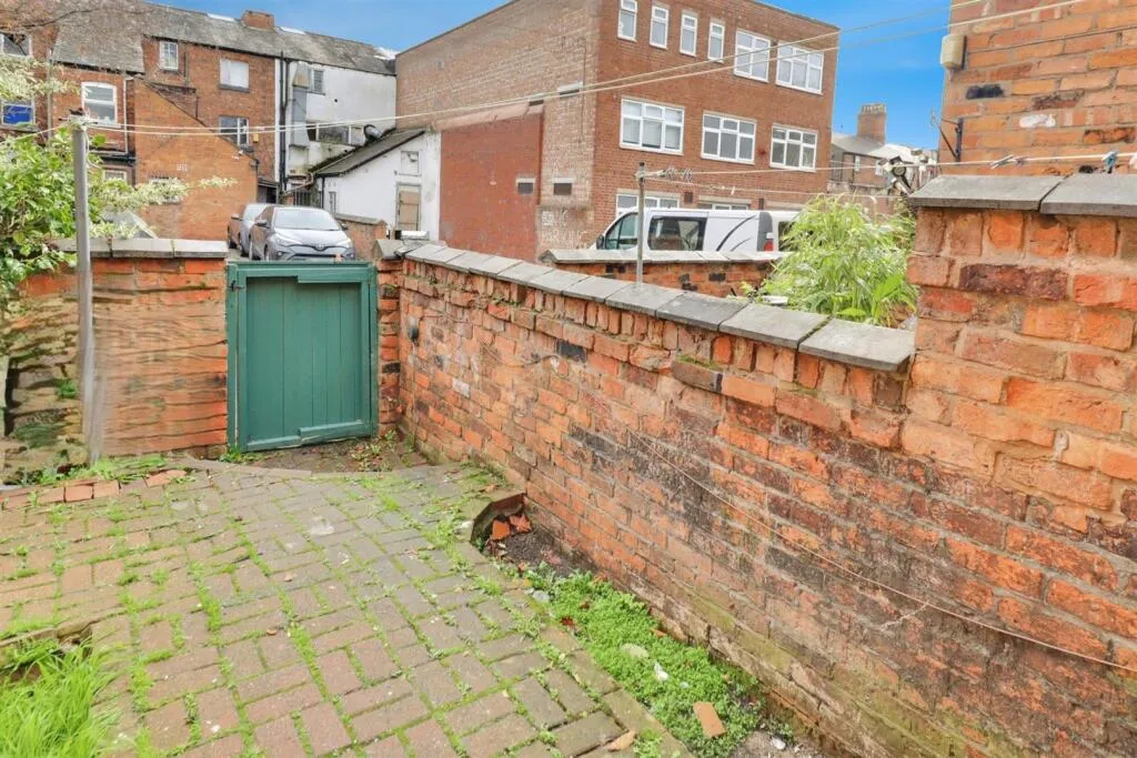 2 bed Terraced