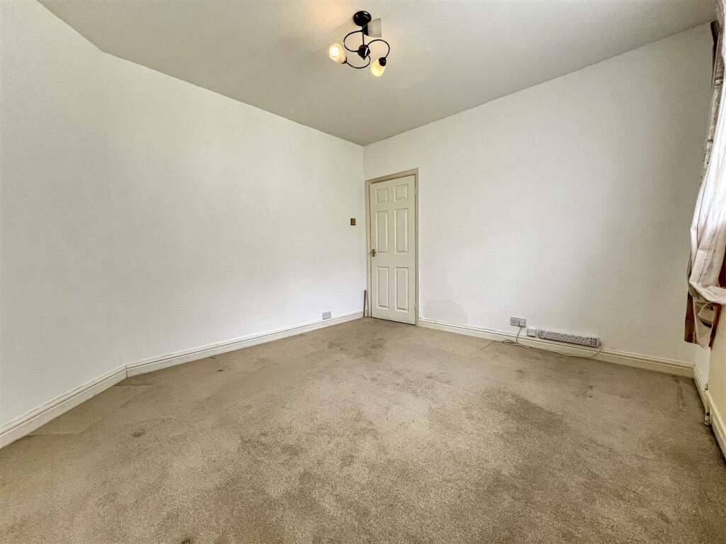 2 bed Detached
