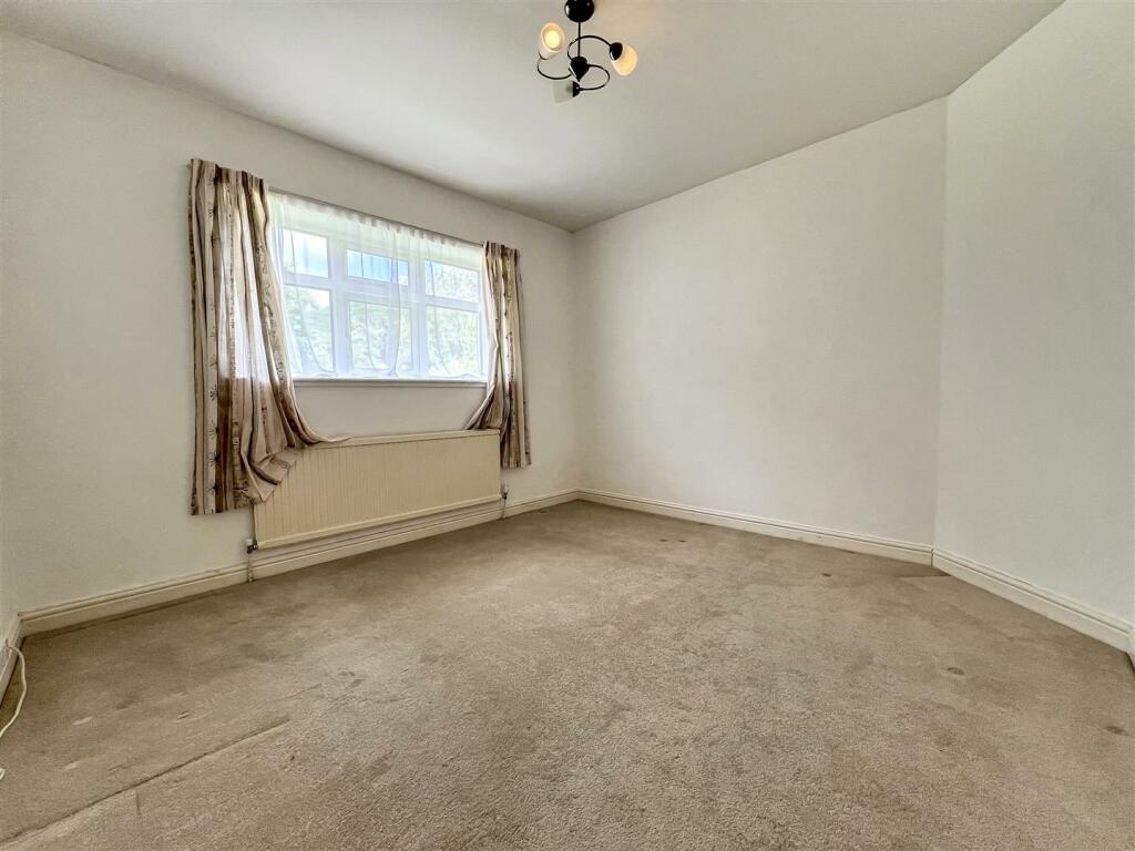 2 bed Detached