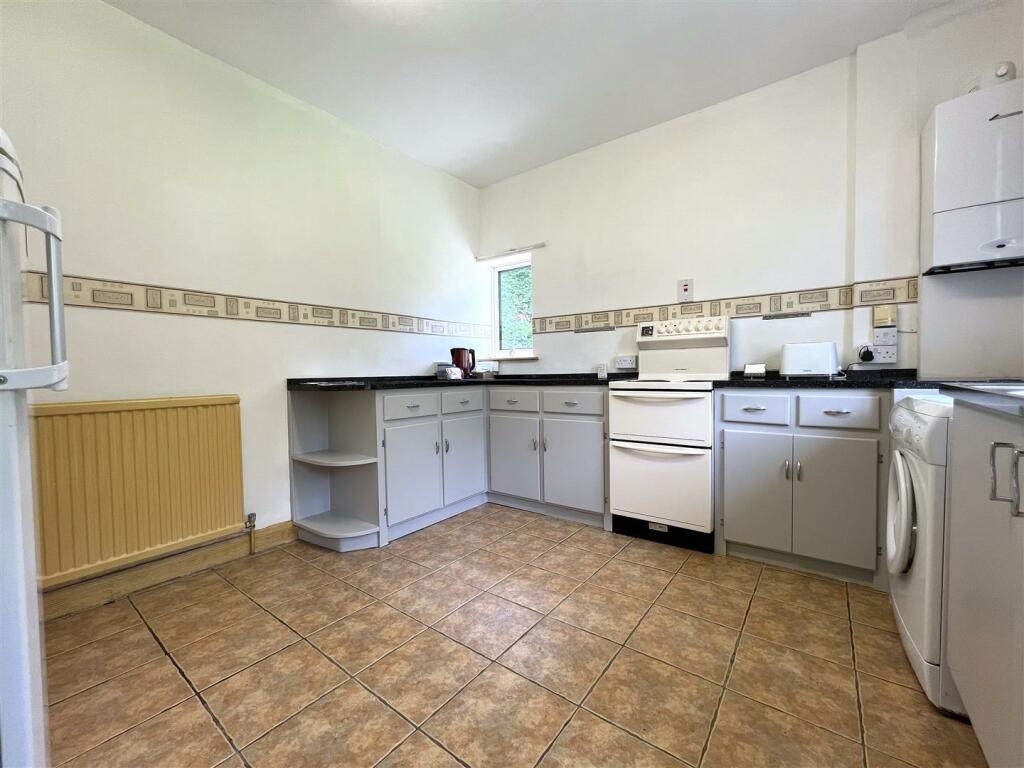2 bed Detached