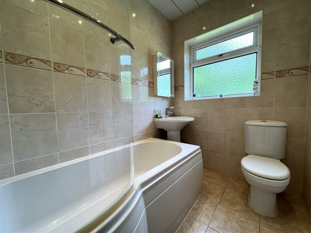 2 bed Detached