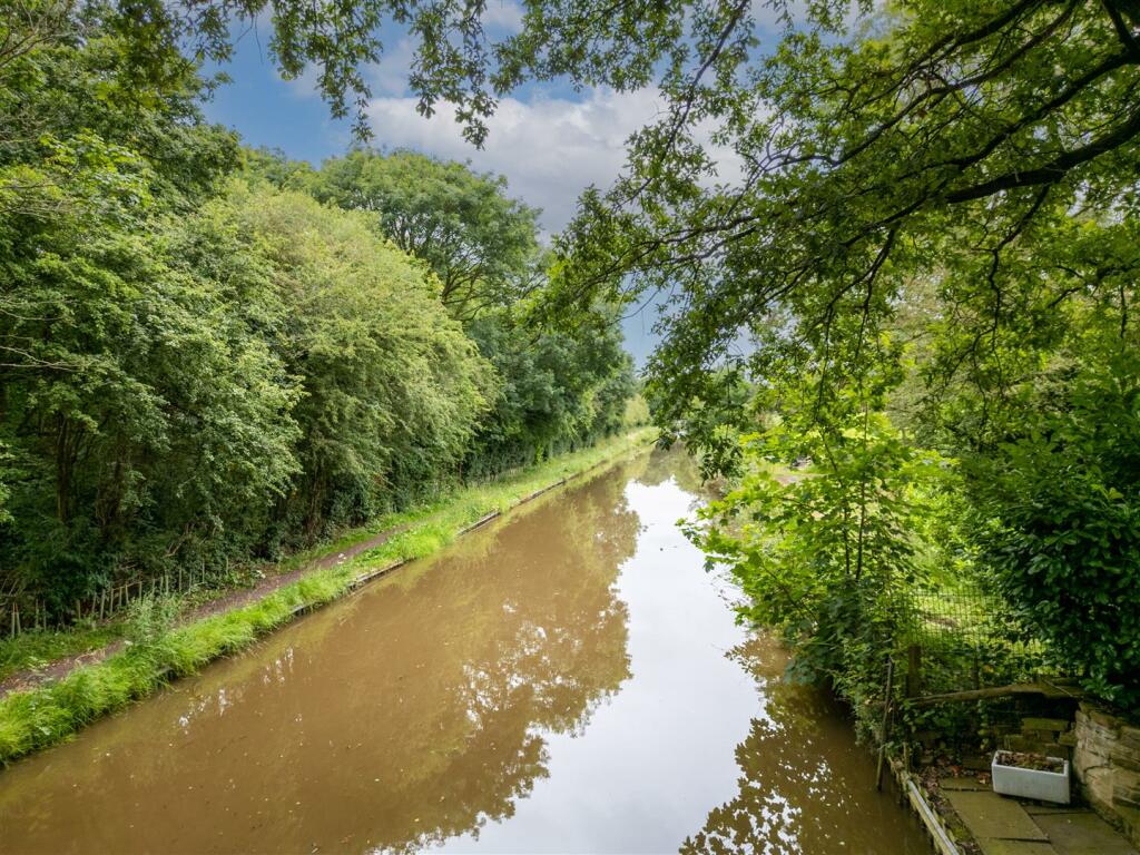 2 bed Detached