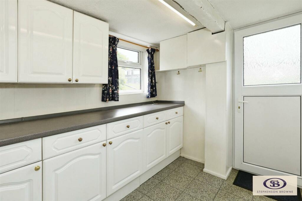 3 bed Semi-Detached Bungalow