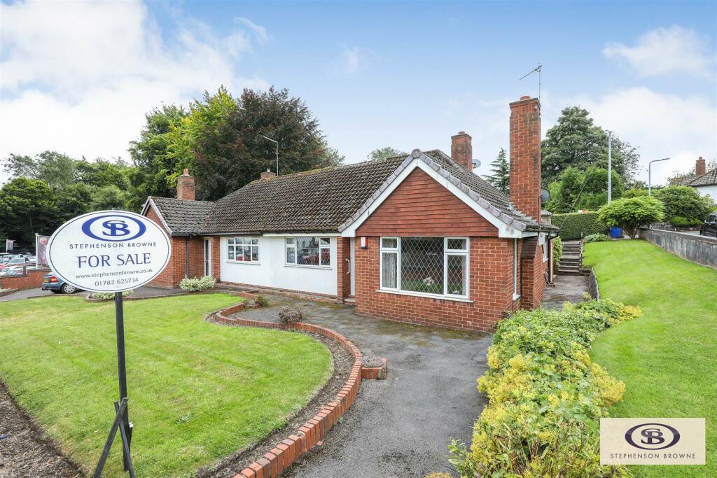 3 bed Semi-Detached Bungalow