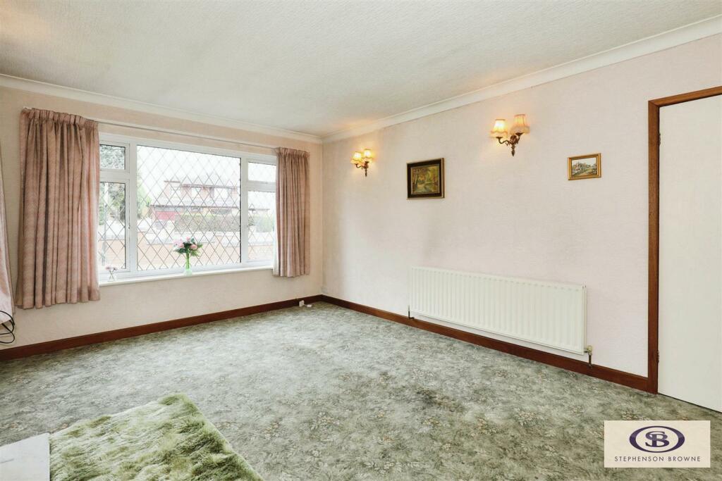 3 bed Semi-Detached Bungalow