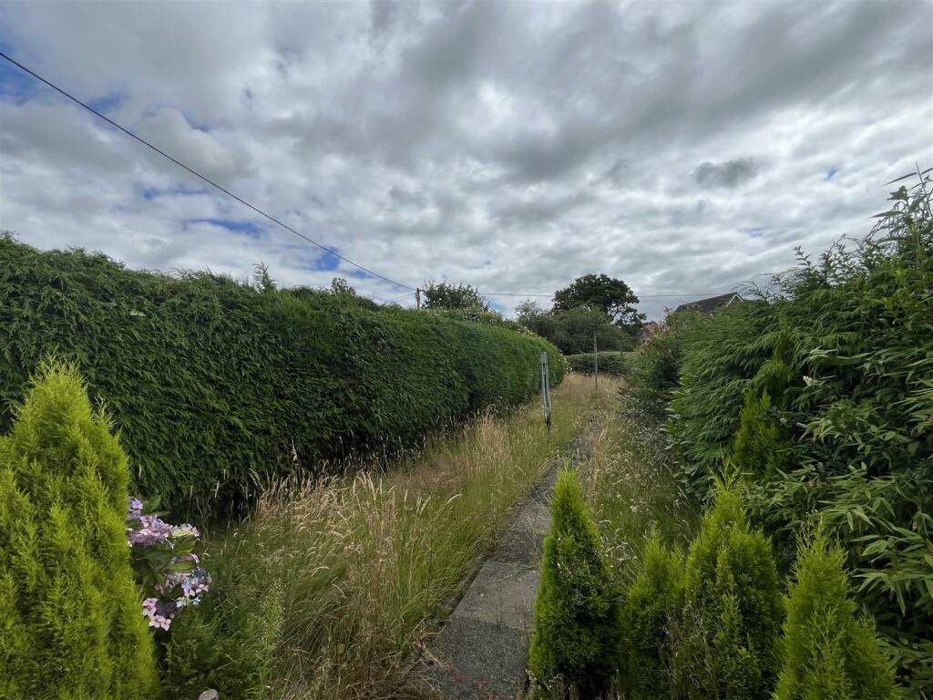 3 bed Semi-Detached