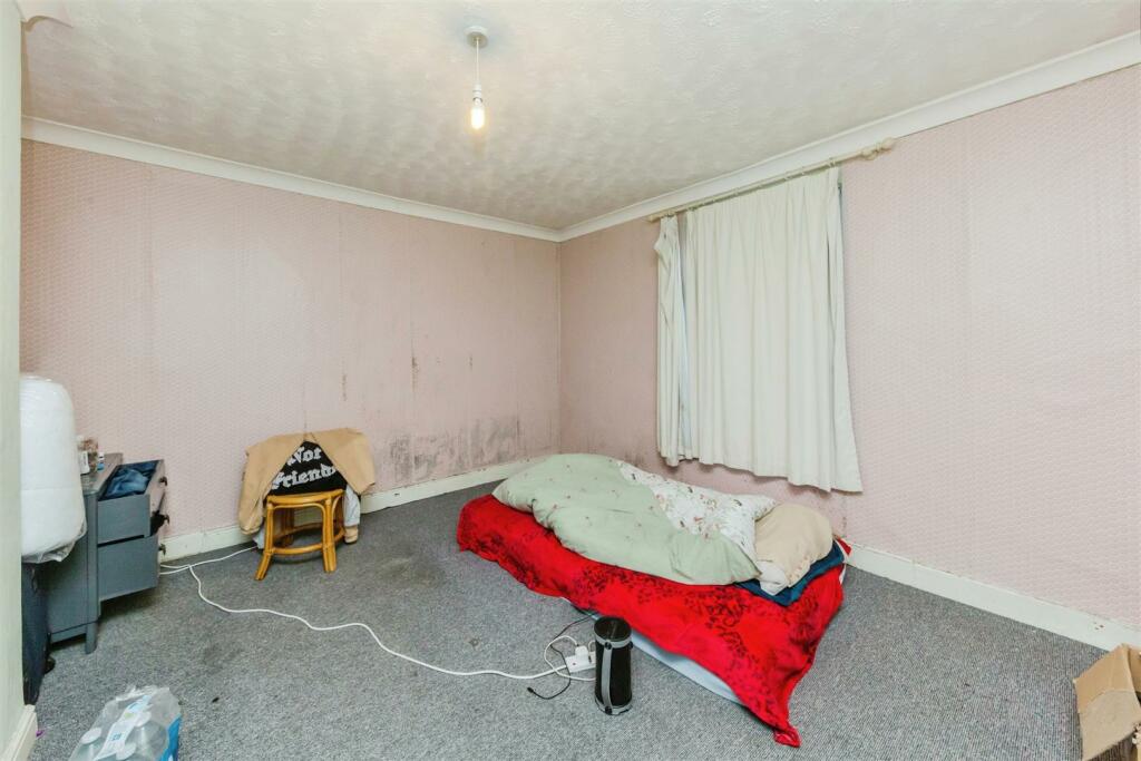 5 bed End of Terrace