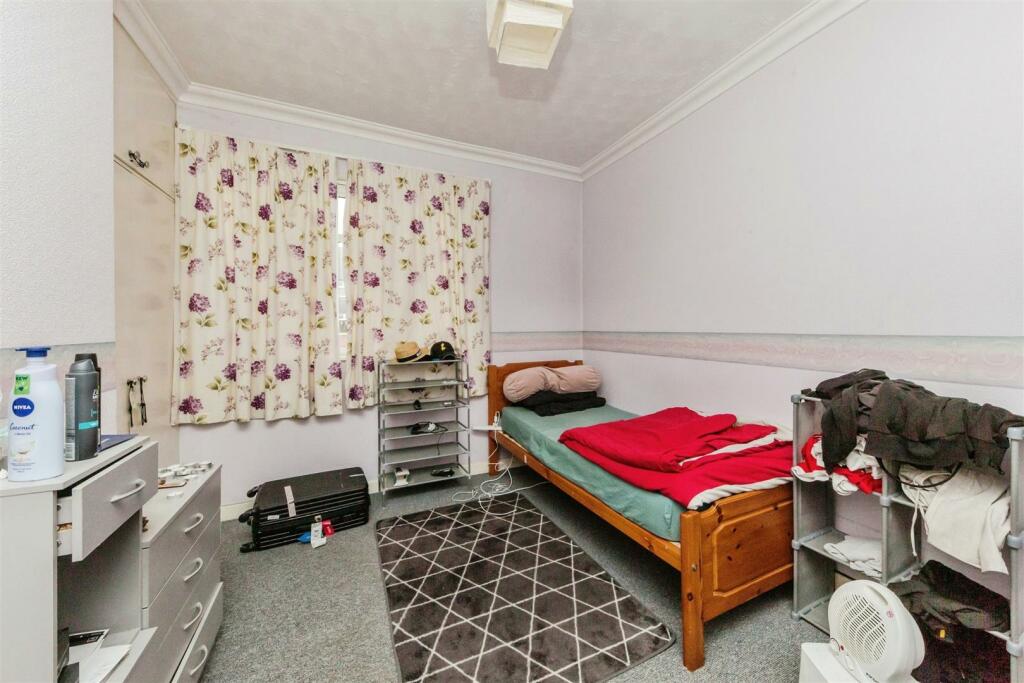 5 bed End of Terrace