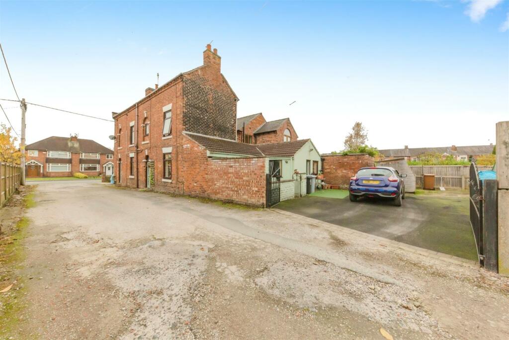 5 bed End of Terrace