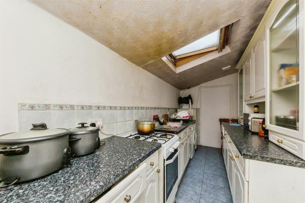 5 bed End of Terrace