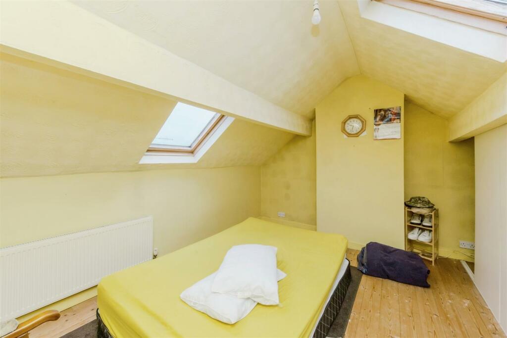 5 bed End of Terrace