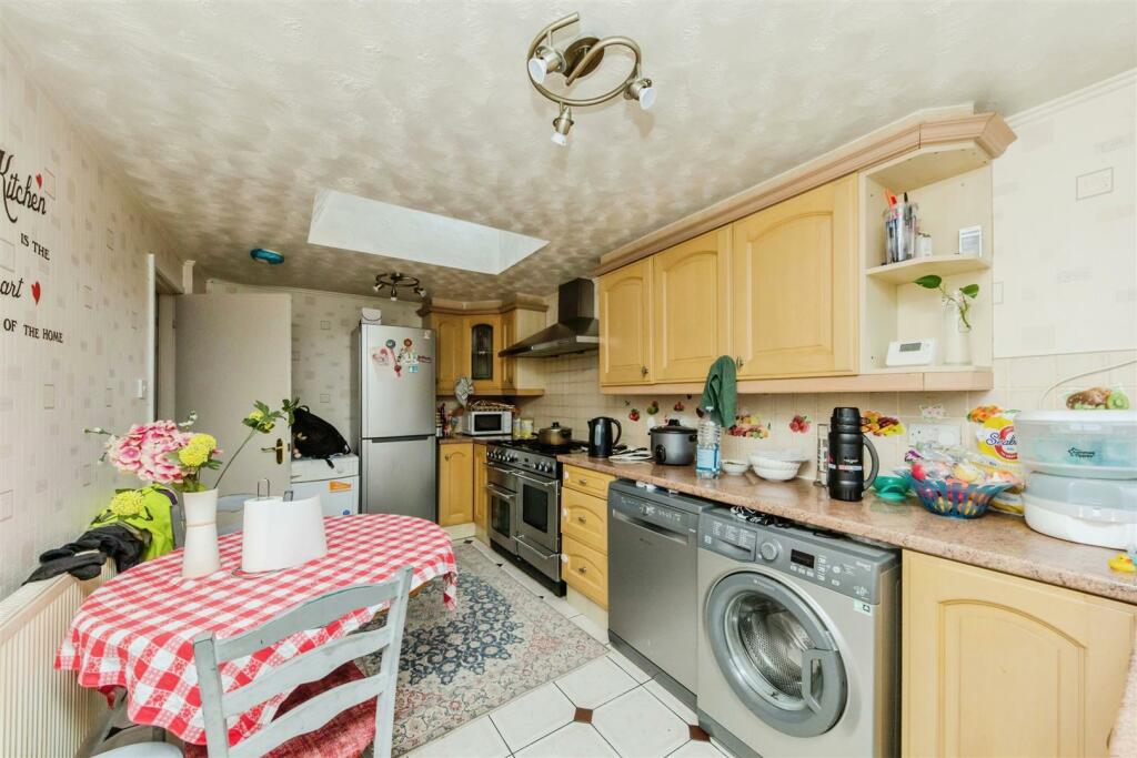 5 bed End of Terrace