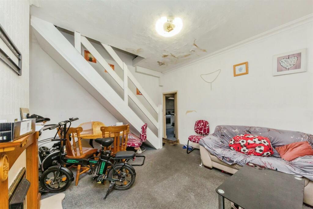 5 bed End of Terrace