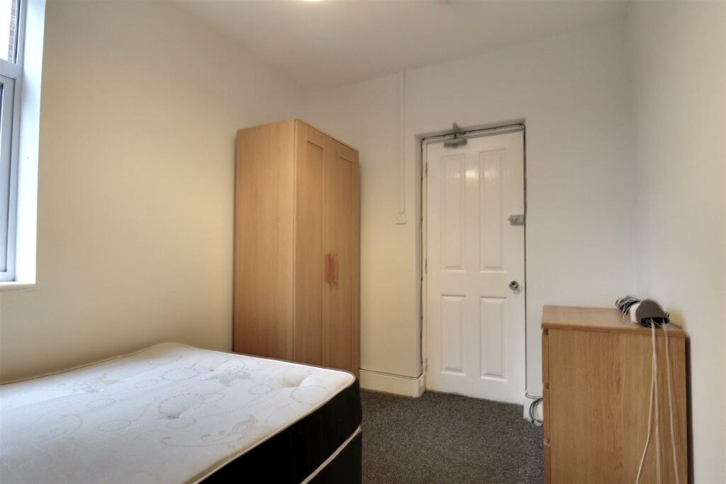 5 bed House