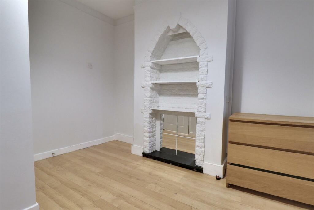 5 bed House