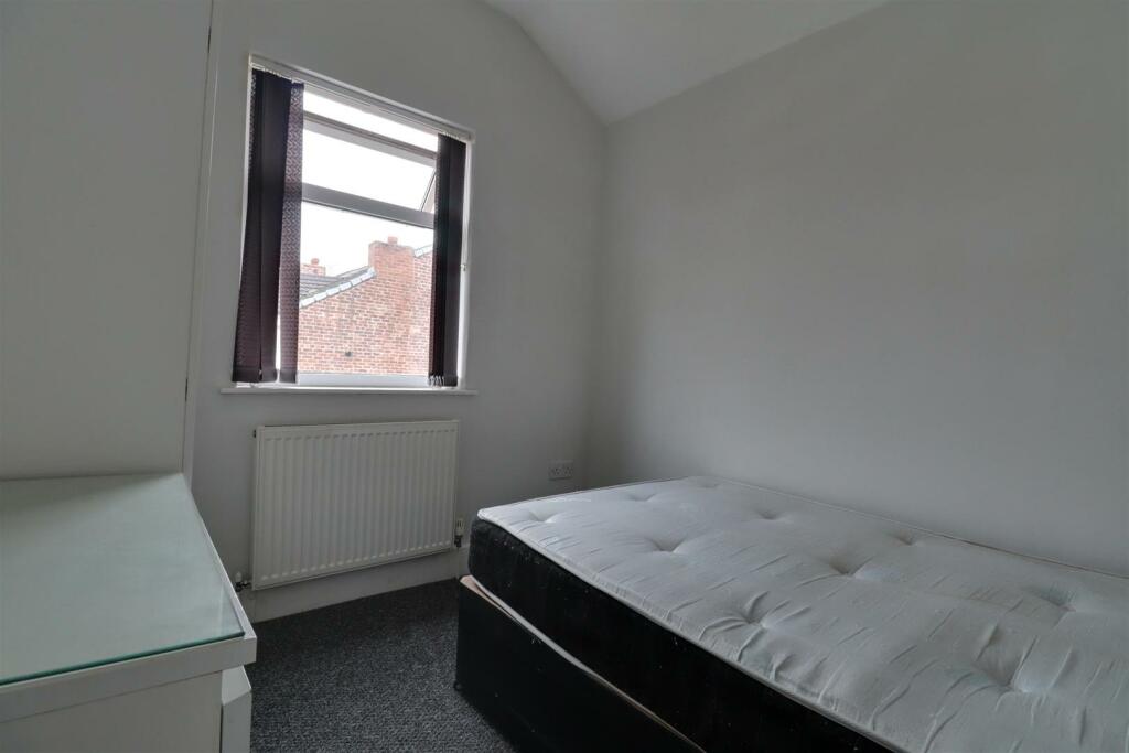 5 bed House