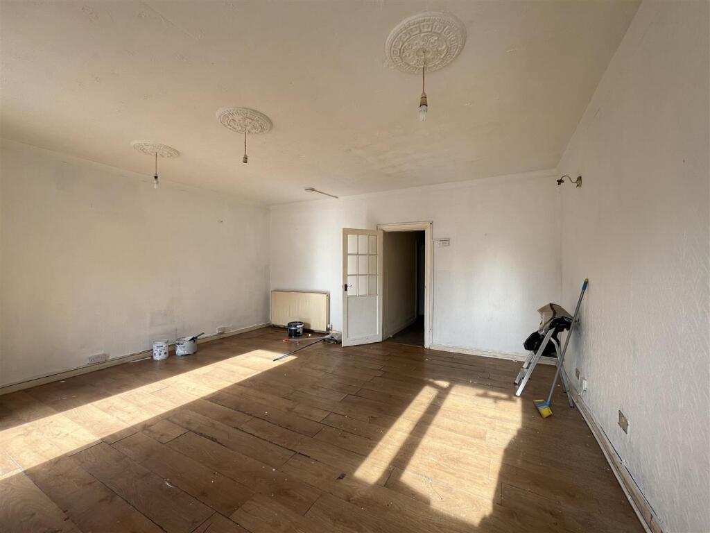 4 bed Block of Apartments
