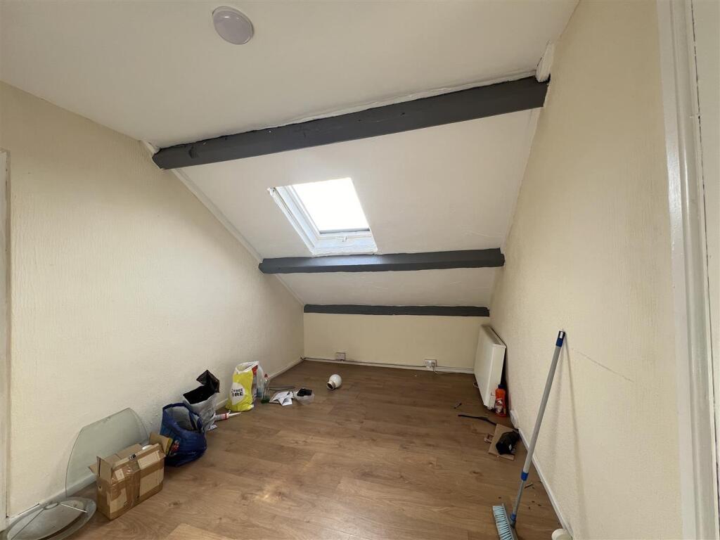 4 bed Block of Apartments