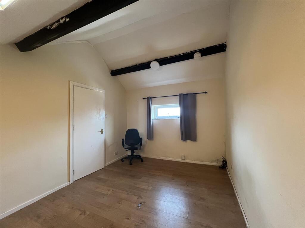 4 bed Block of Apartments