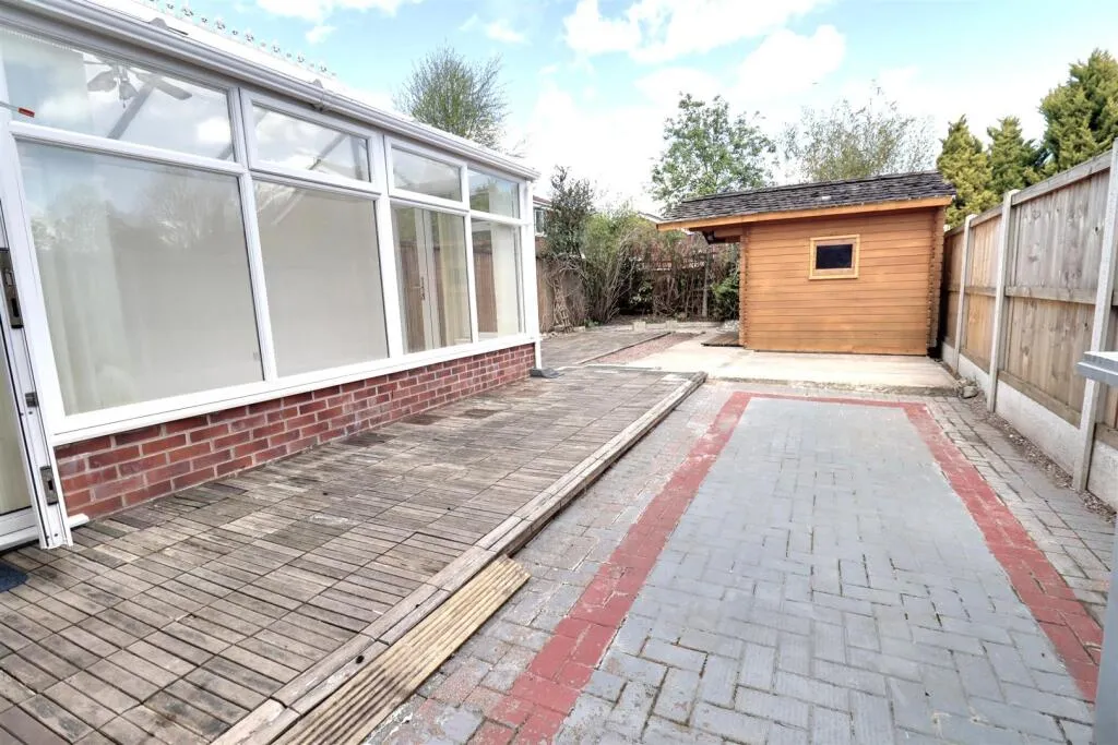 2 bed Link Detached House