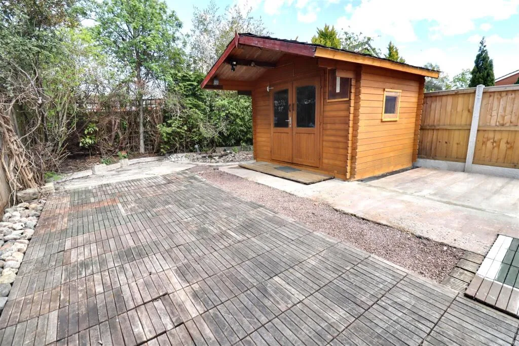 2 bed Link Detached House