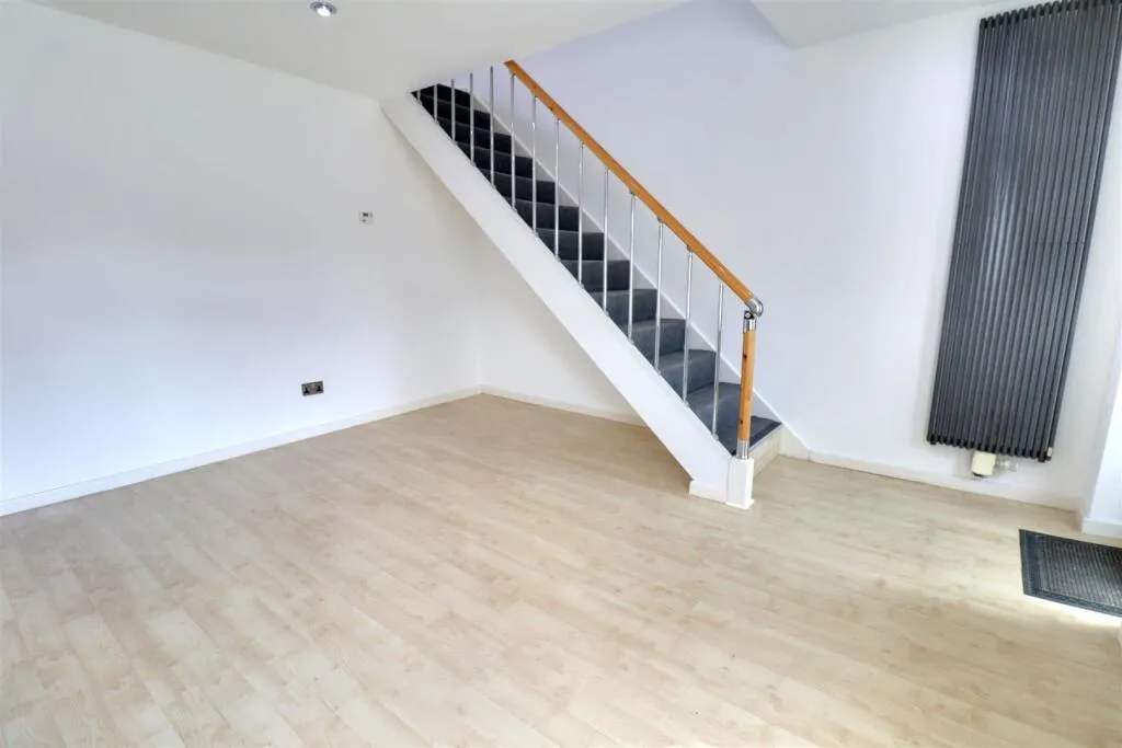 2 bed Link Detached House