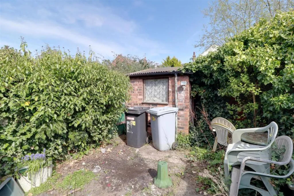 3 bed Terraced