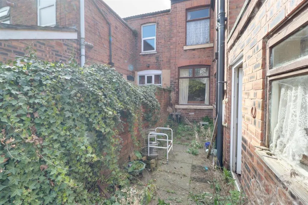3 bed Terraced