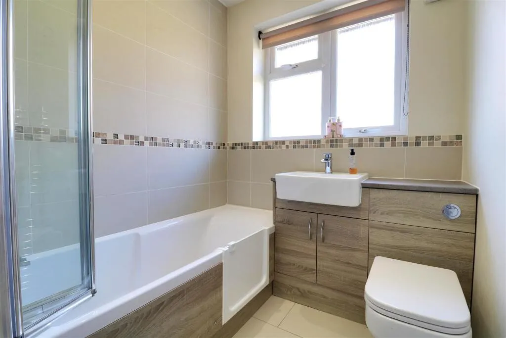 2 bed Semi-Detached
