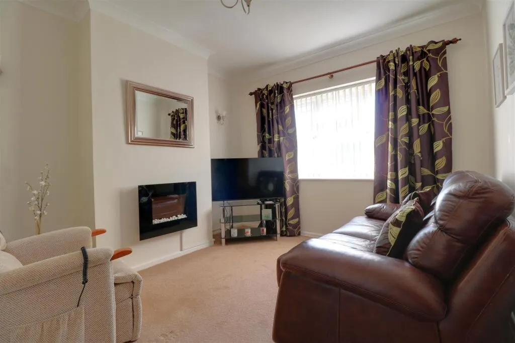 2 bed Semi-Detached