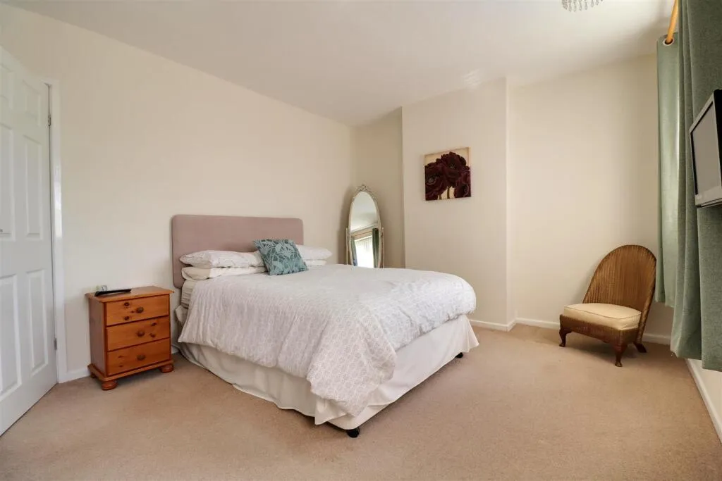2 bed Semi-Detached