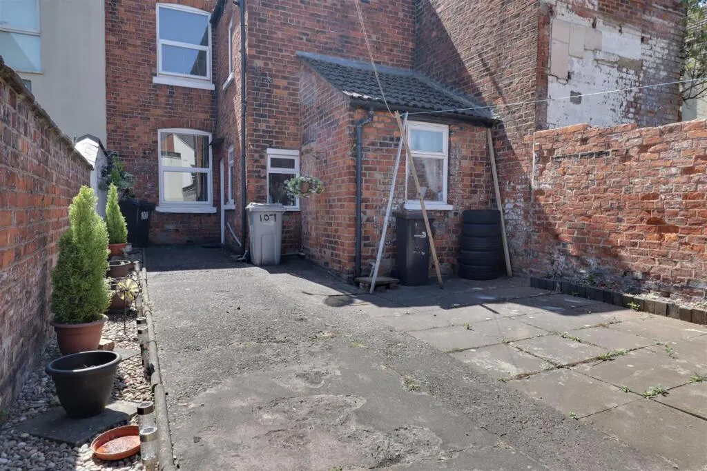 3 bed Terraced